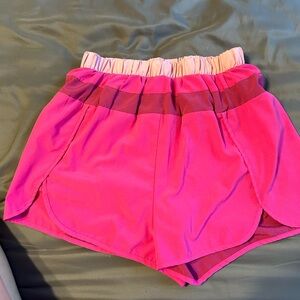 Buckle pink shorts size M